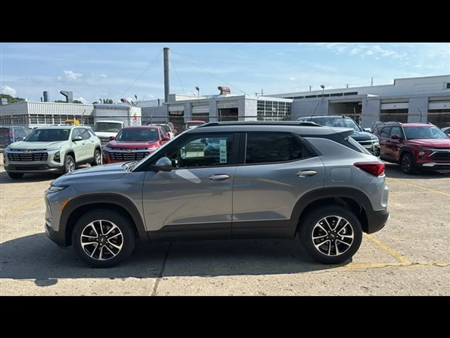 2026 Chevrolet Trailblazer LT photo 1
