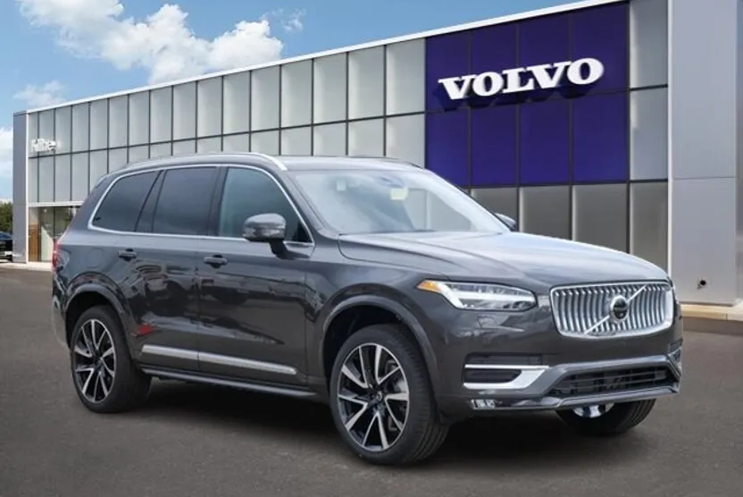 2025 Volvo XC90 Plus photo 1