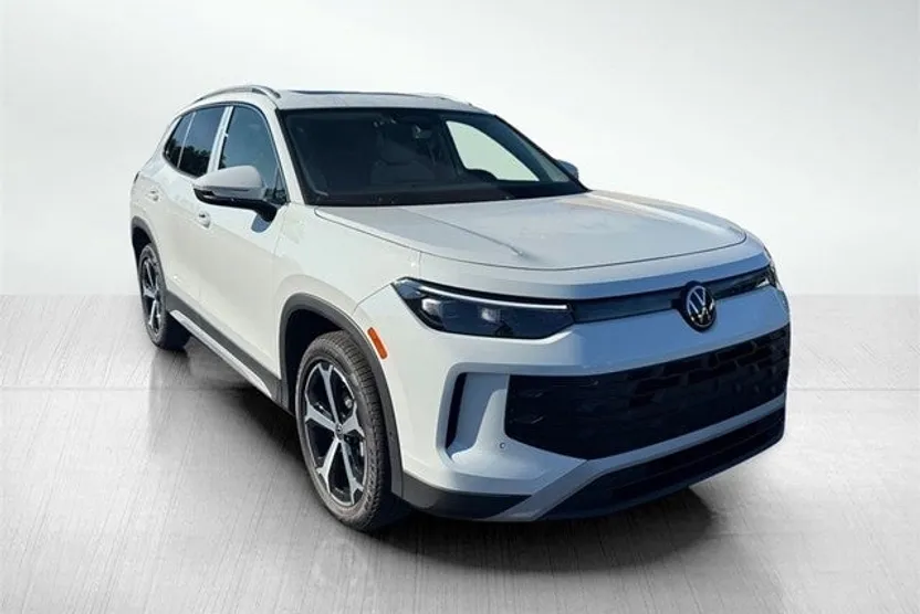 2025 Volkswagen Tiguan SE photo 1