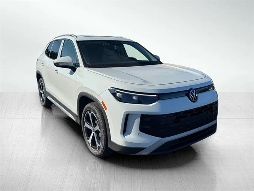 2025 Volkswagen Tiguan SE photo 1