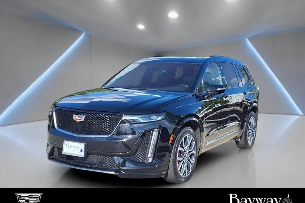 2024 Cadillac XT6 Sport photo 1