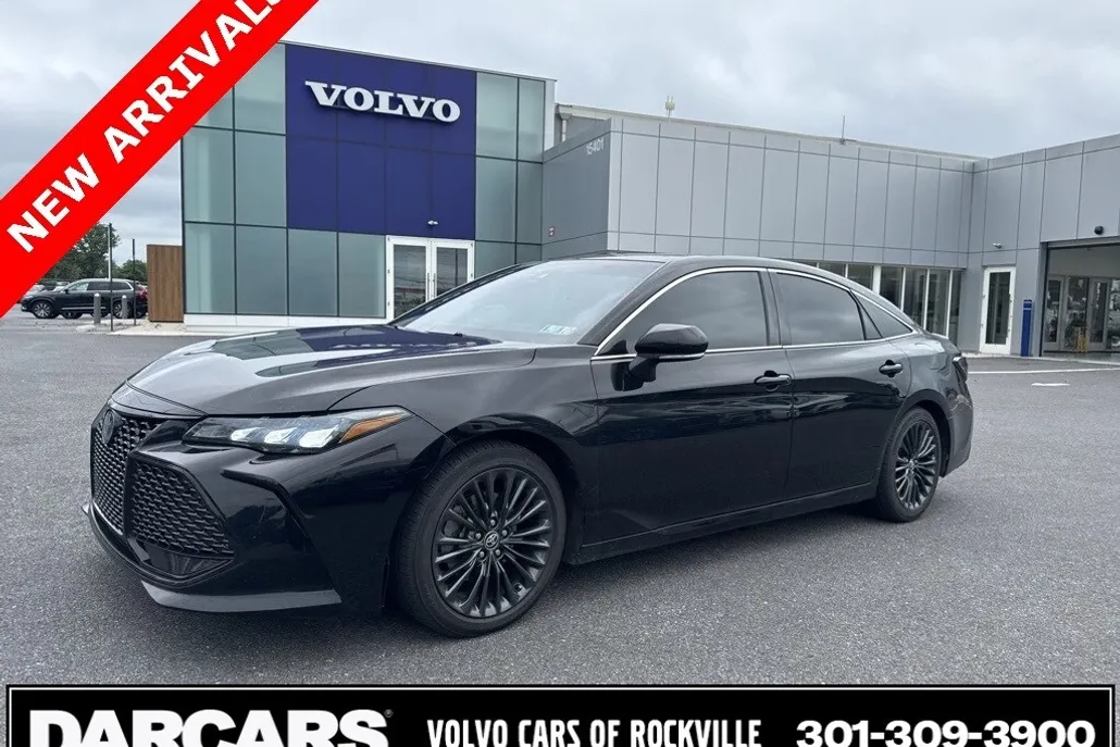 2021 Toyota Avalon Hybrid XSE photo 1