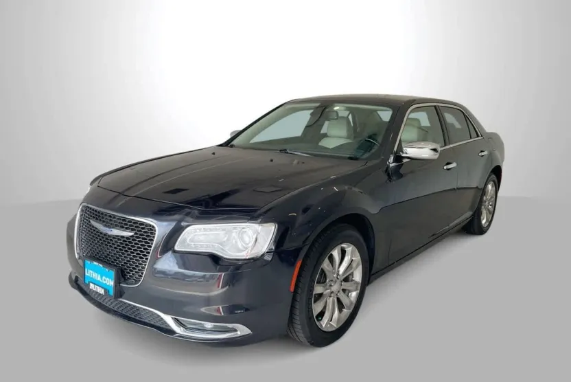 2018 Chrysler 300 Limited photo 1