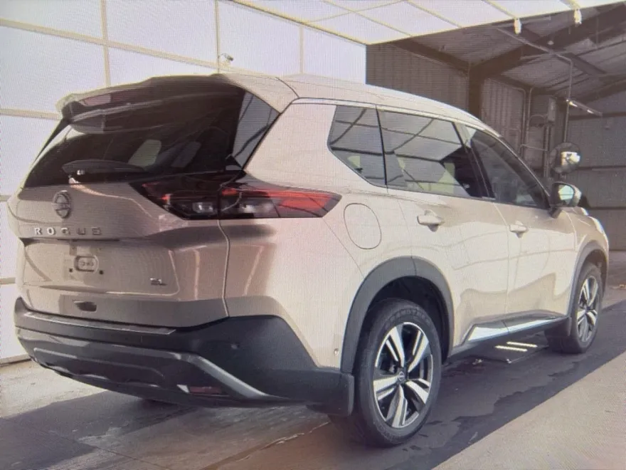 2023 Nissan Rogue SL photo 1