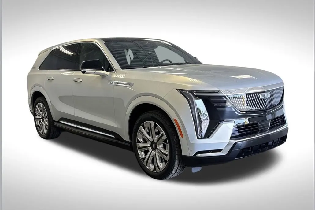 2025 Cadillac Escalade IQ Luxury photo 1
