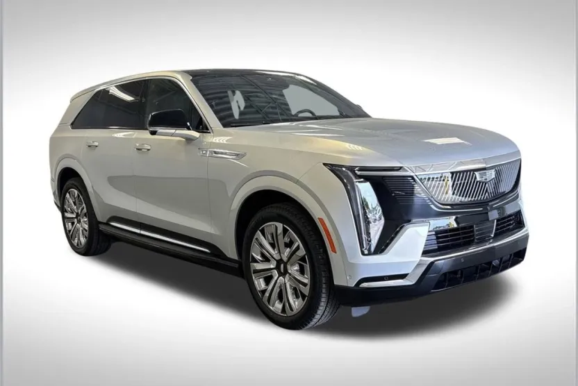 2025 Cadillac Escalade IQ Luxury photo 1