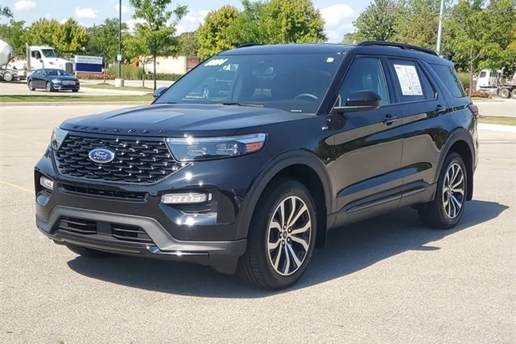 2024 Ford Explorer ST-Line photo 1