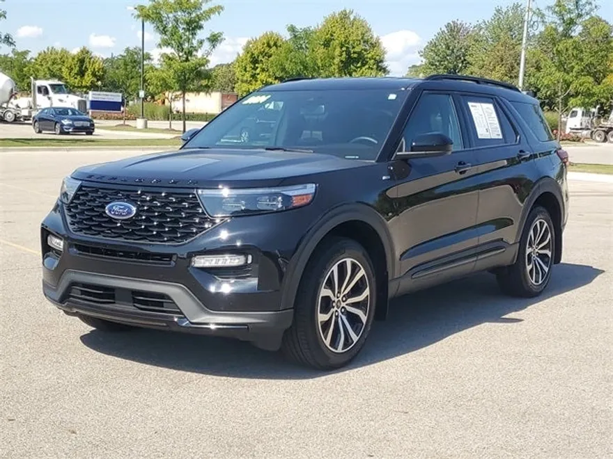 2024 Ford Explorer ST-Line photo 1