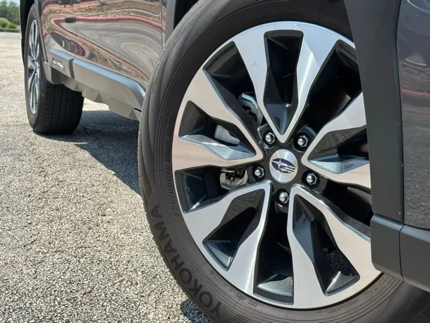 2025 Subaru Outback Touring photo 1