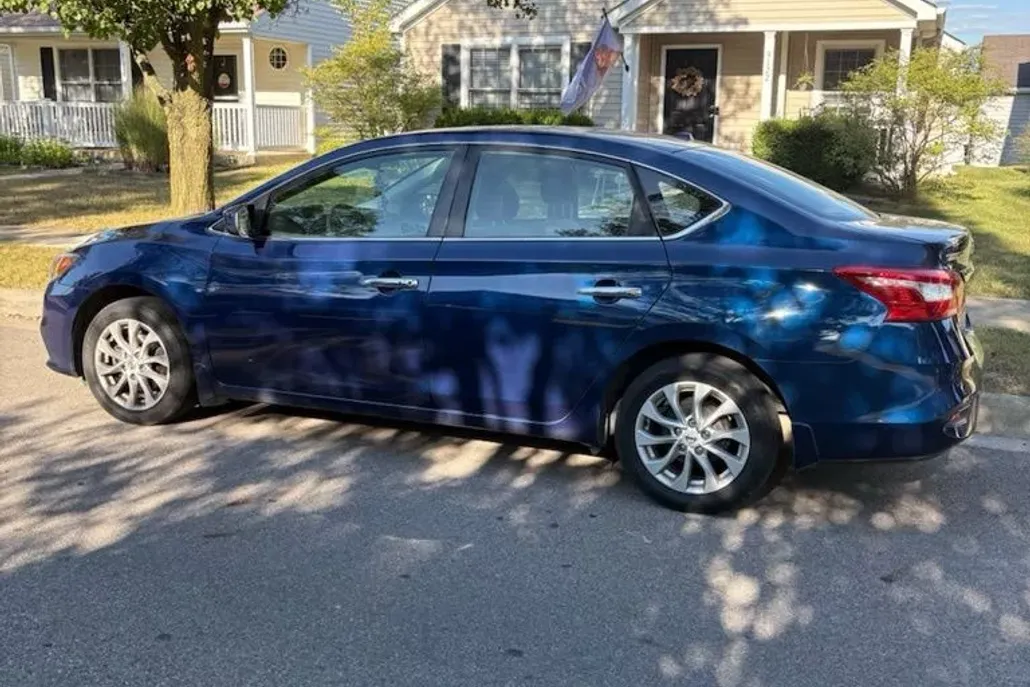 2019 Nissan Sentra SV photo 1