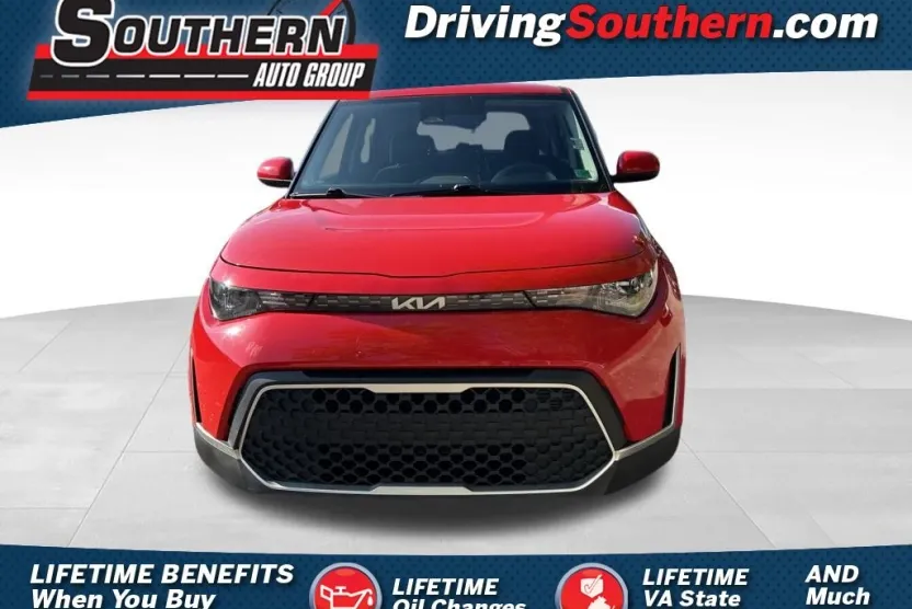 2023 Kia Soul LX photo 1