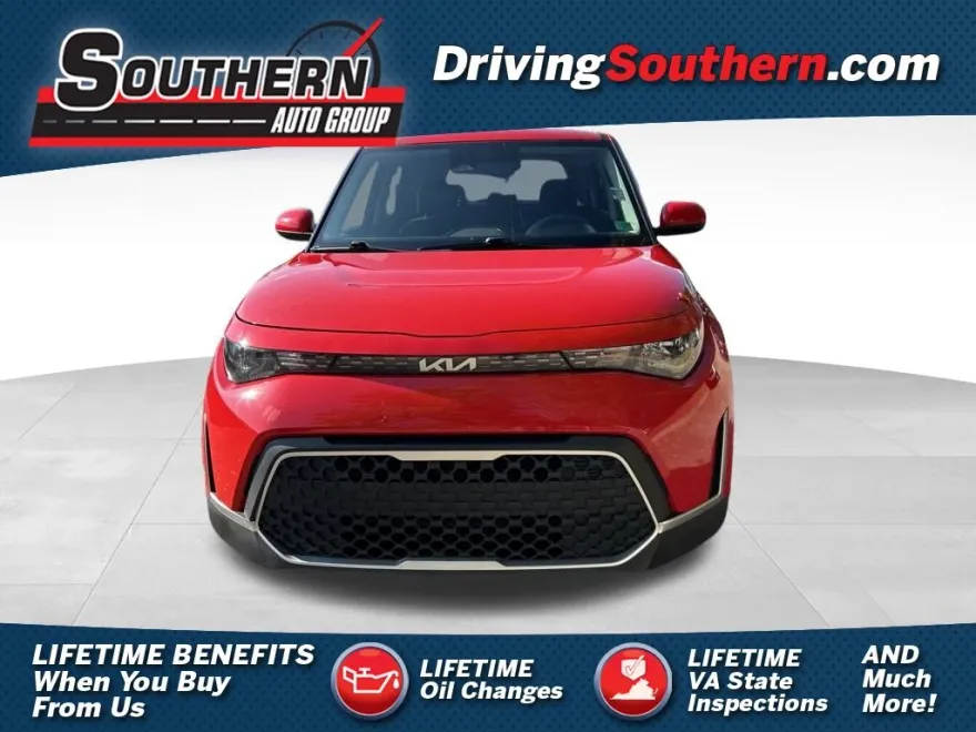 2023 Kia Soul LX photo 1