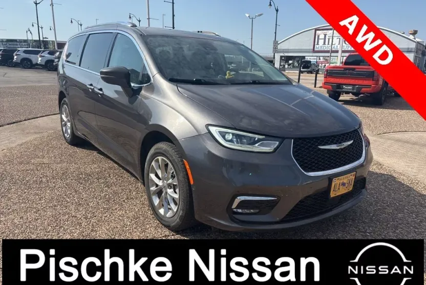 2021 Chrysler Pacifica Touring L photo 1