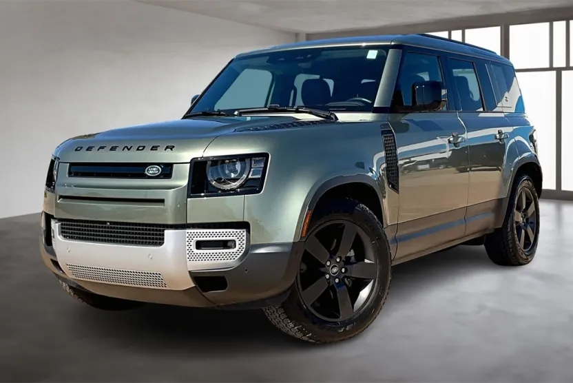2024 Land Rover Defender 110 S photo 1