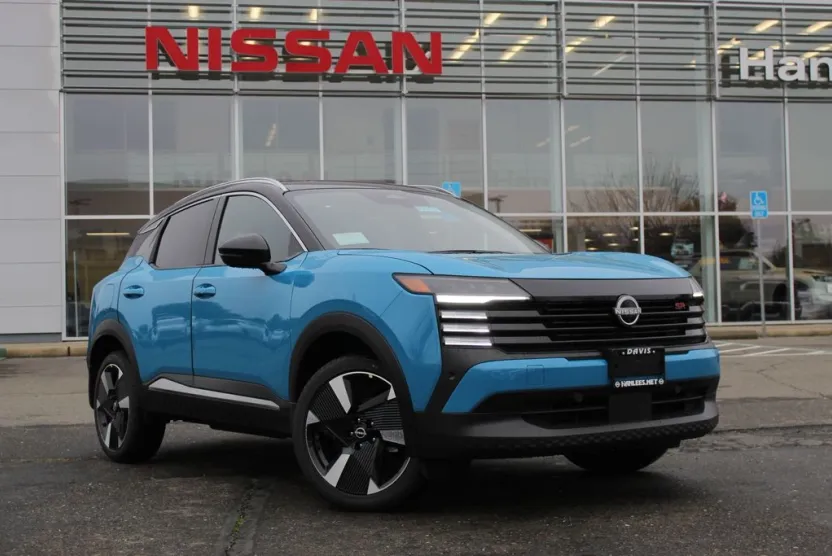 2025 Nissan Kicks SR photo 1