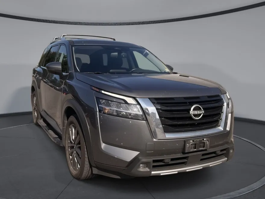 2022 Nissan Pathfinder SL photo 1