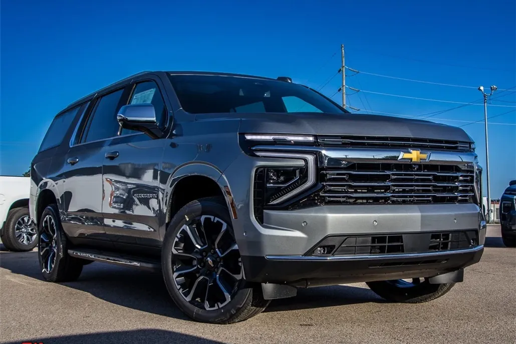 2025 Chevrolet Suburban Premier photo 1