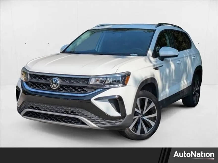 2022 Volkswagen Taos SE photo 1