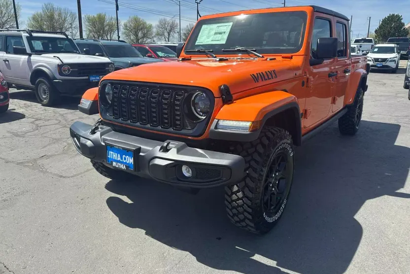 2025 Jeep Gladiator Willys photo 1