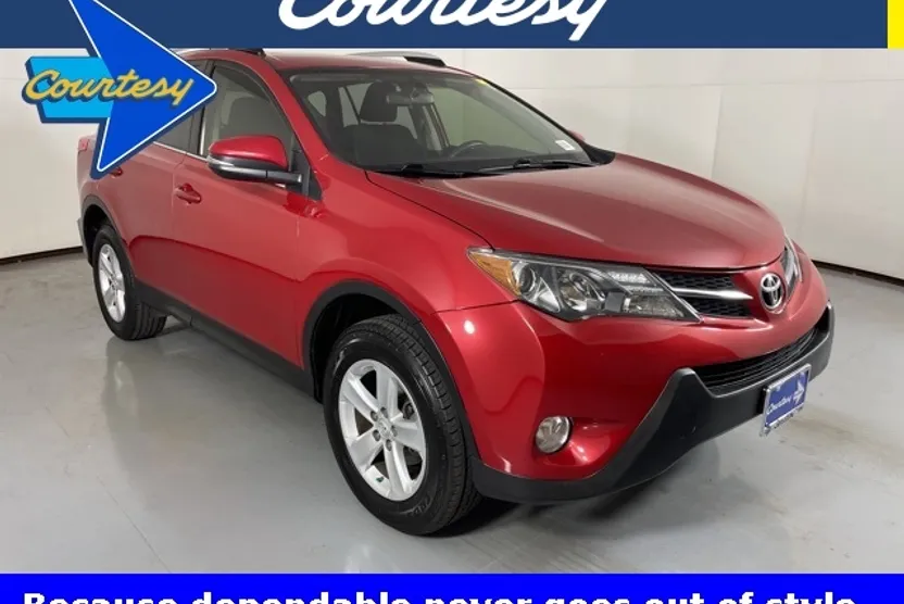 2013 Toyota RAV4 XLE photo 1
