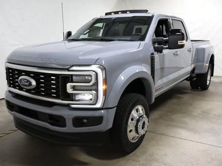 2026 Ford F-450 Platinum photo 1