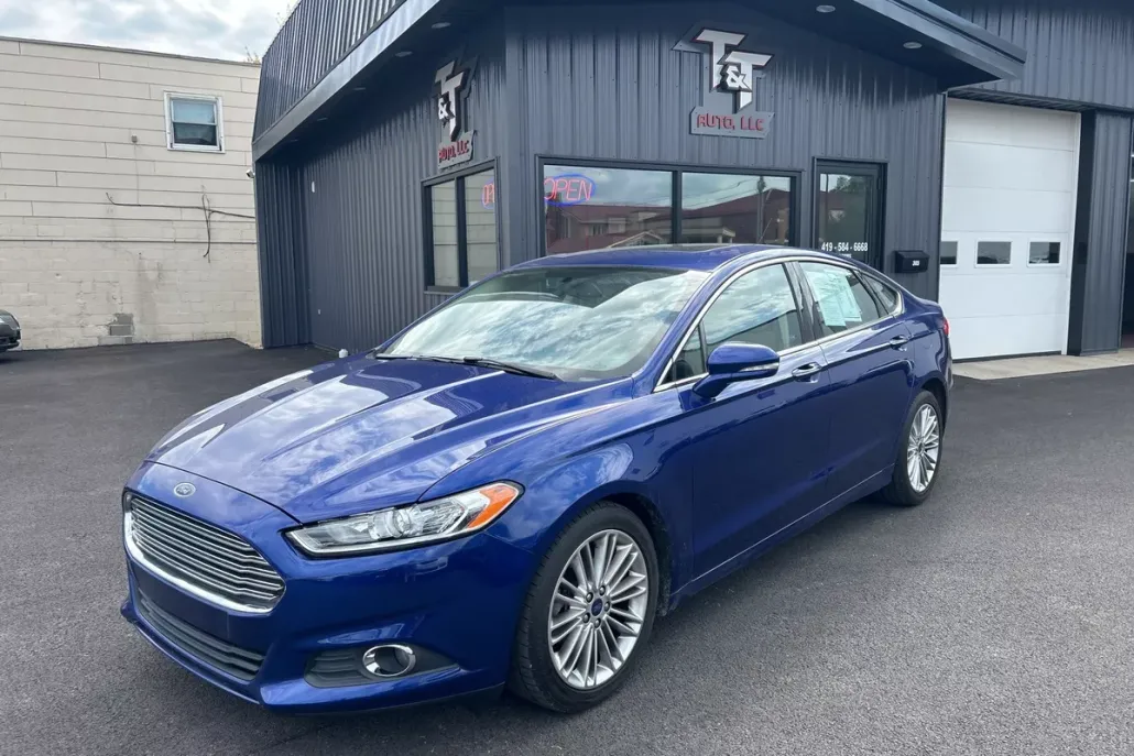 2016 Ford Fusion SE photo 1