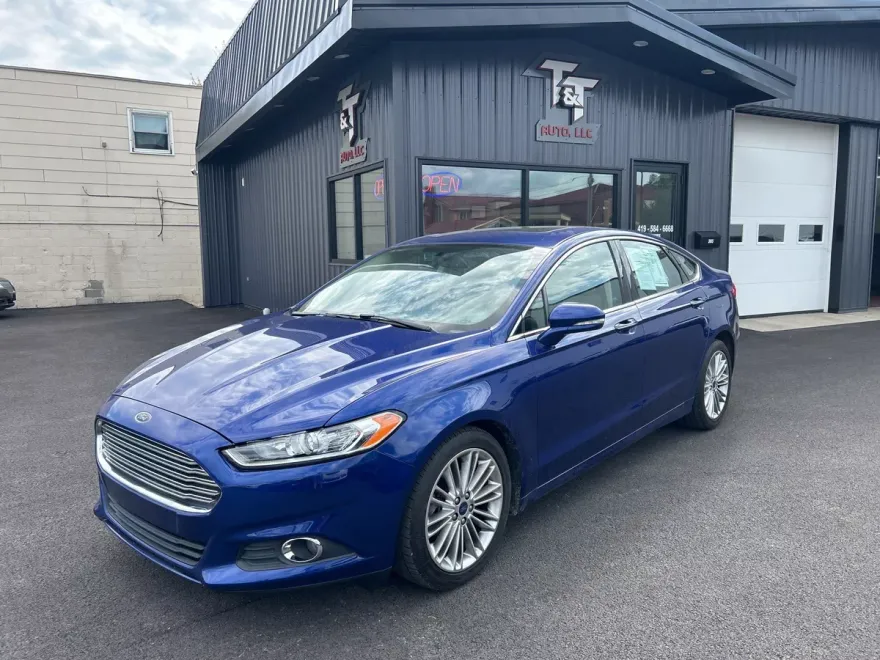 2016 Ford Fusion SE photo 1