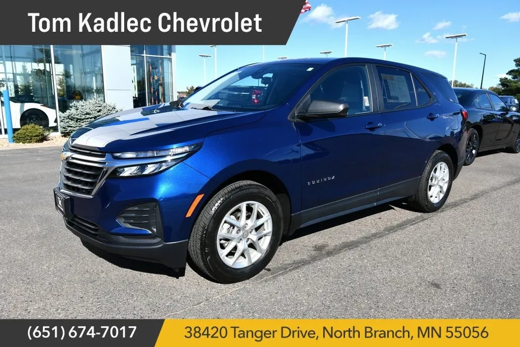 2022 Chevrolet Equinox LS photo 1