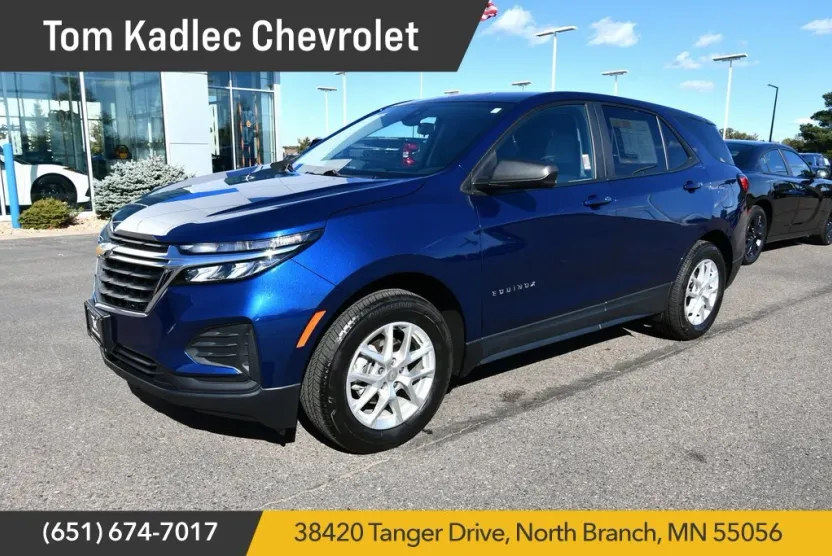 2022 Chevrolet Equinox LS photo 1