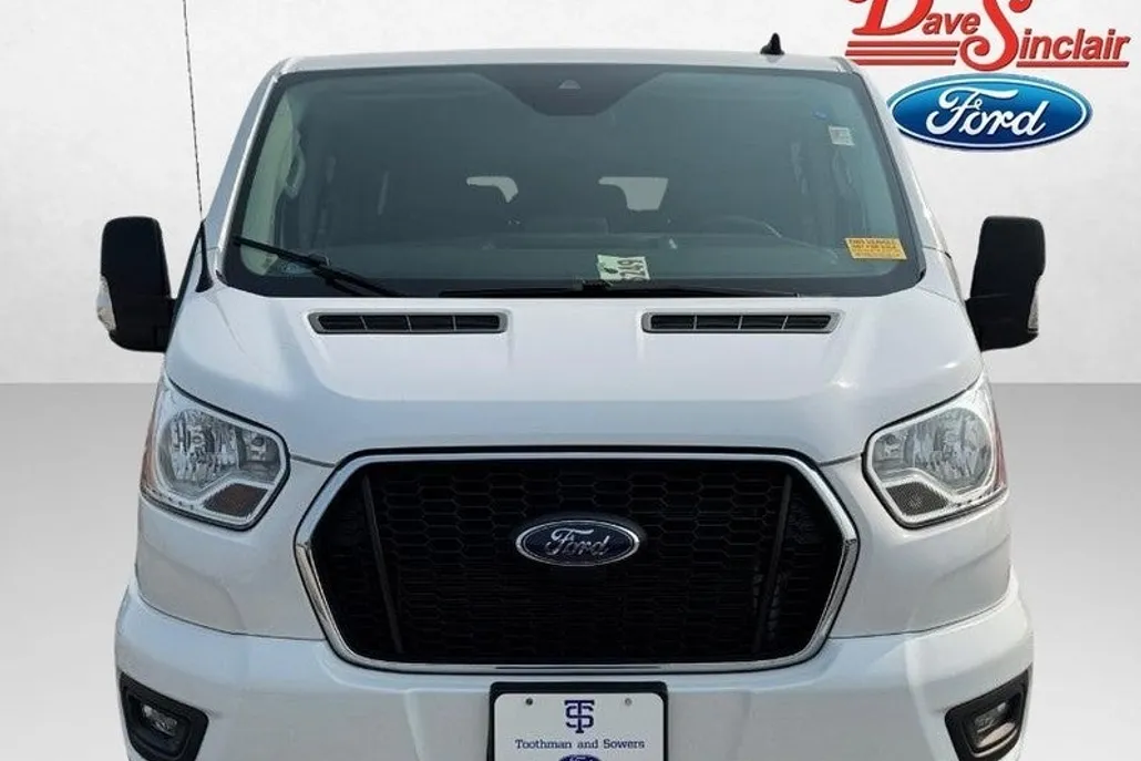 2021 Ford Transit Passenger XL photo 1