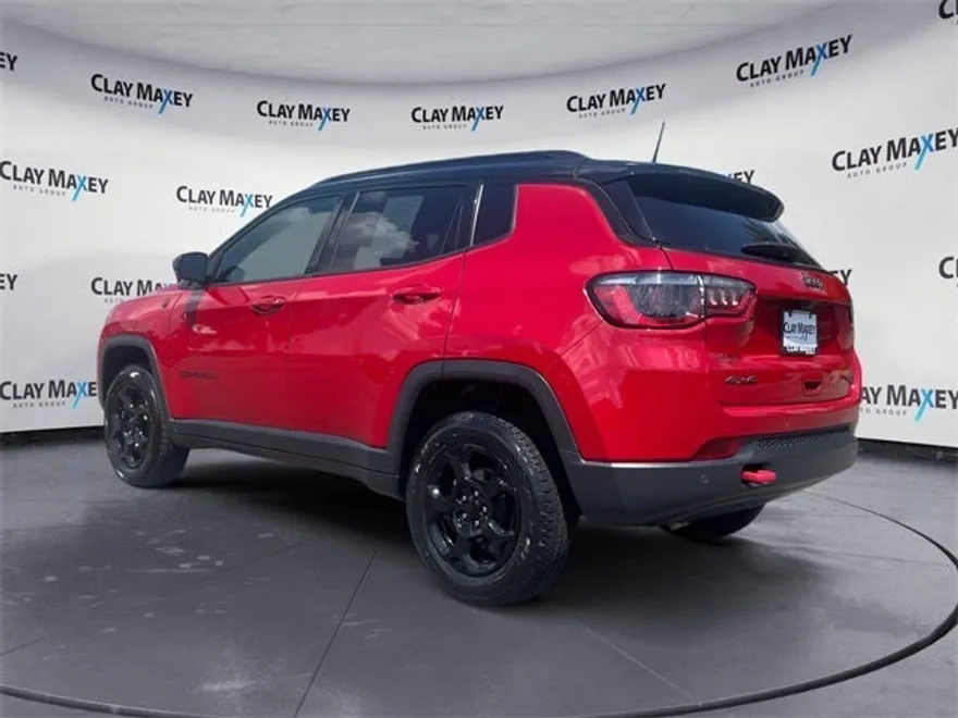 2023 Jeep Compass Trailhawk photo 1