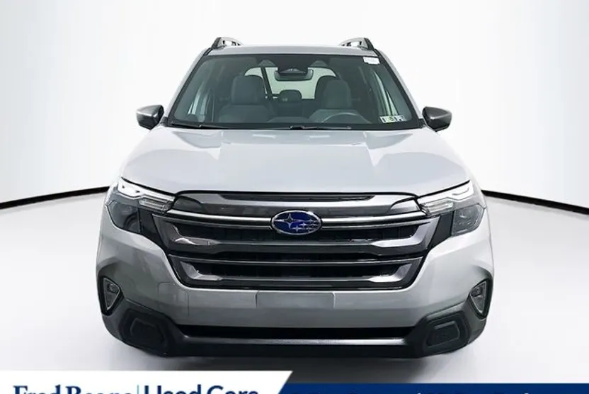 2025 Subaru Forester Premium photo 1