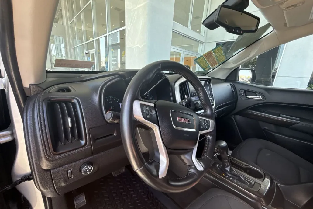 2017 Gmc Canyon SLE photo 1