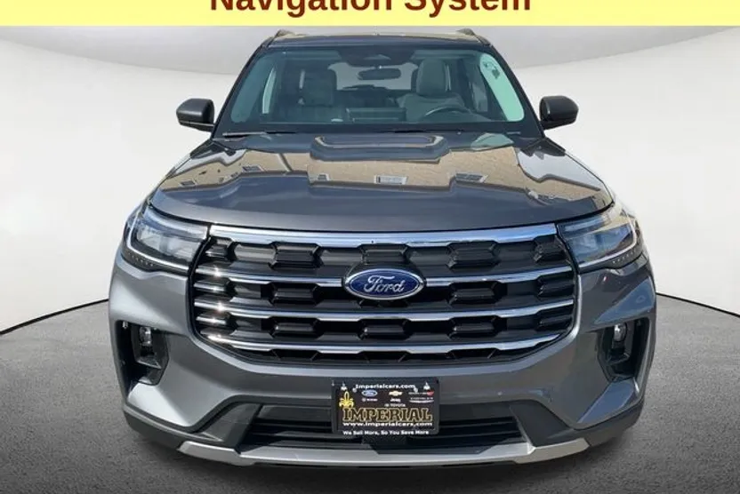 2025 Ford Explorer photo 1
