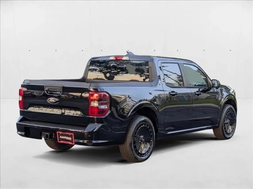 2025 Ford Maverick photo 1