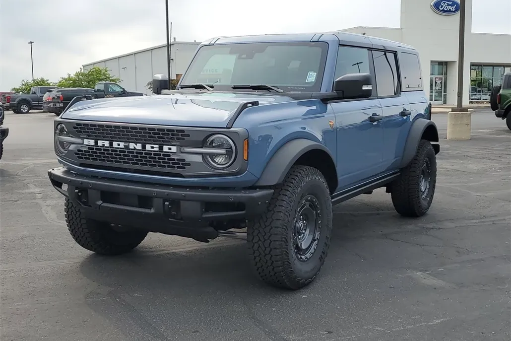 2025 Ford Bronco Badlands photo 1