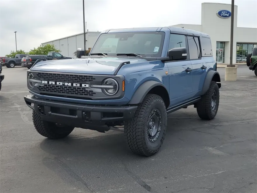 2025 Ford Bronco Badlands photo 1