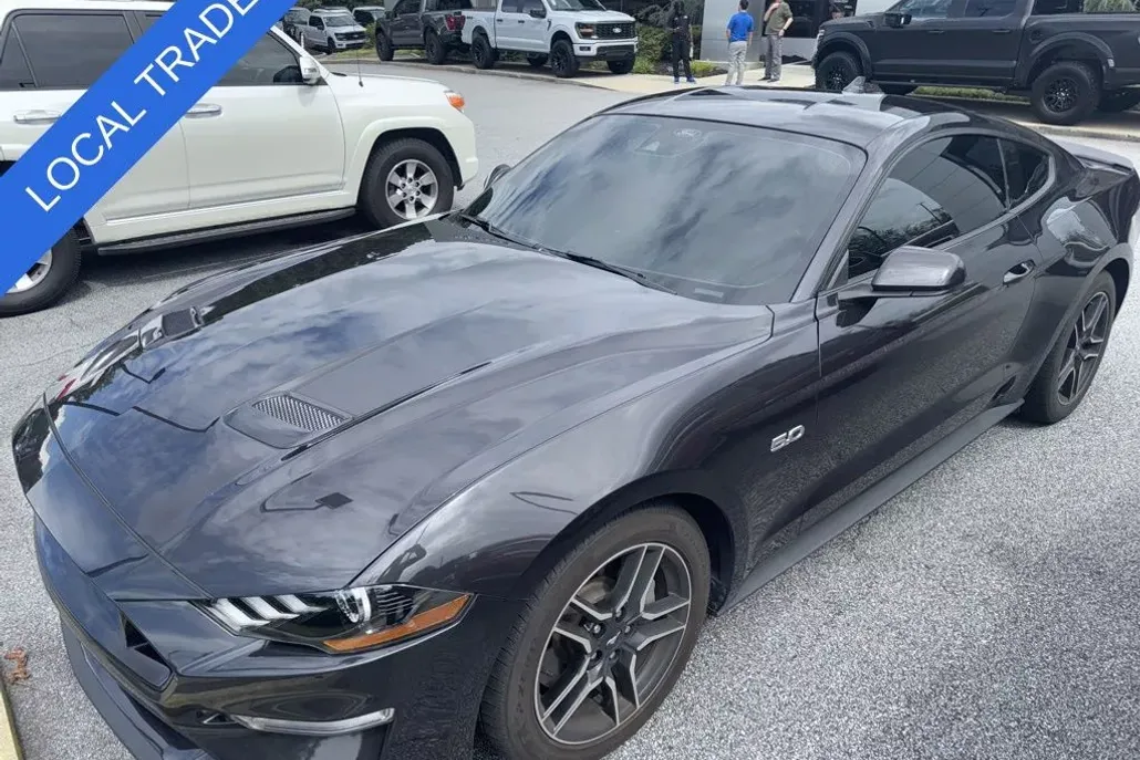 2022 Ford Mustang GT Premium photo 1