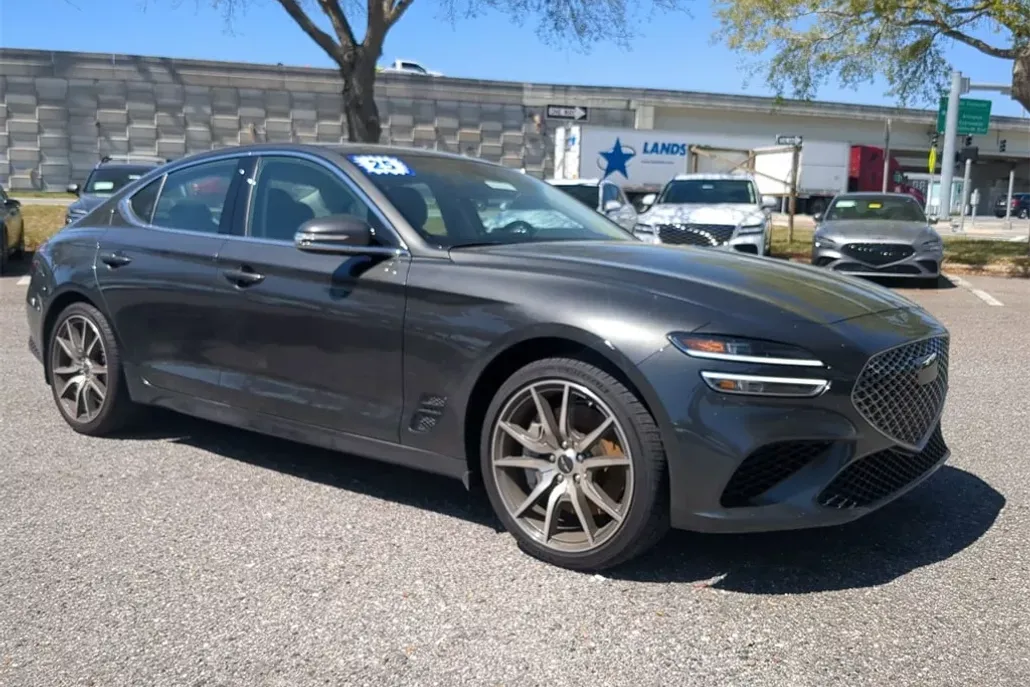 2025 Genesis G70 2.5T photo 1