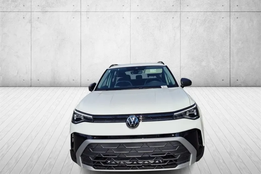 2025 Volkswagen Taos S photo 1