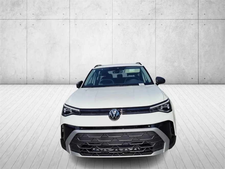 2025 Volkswagen Taos S photo 1