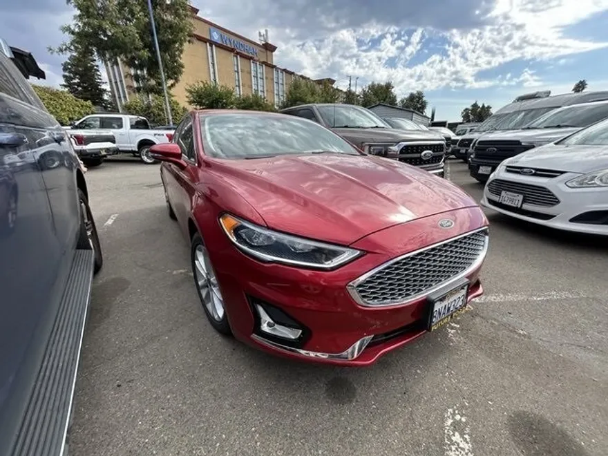 2020 Ford Fusion Energi Titanium photo 1