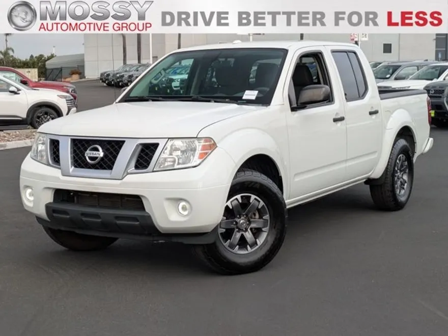 2016 Nissan Frontier SV photo 1