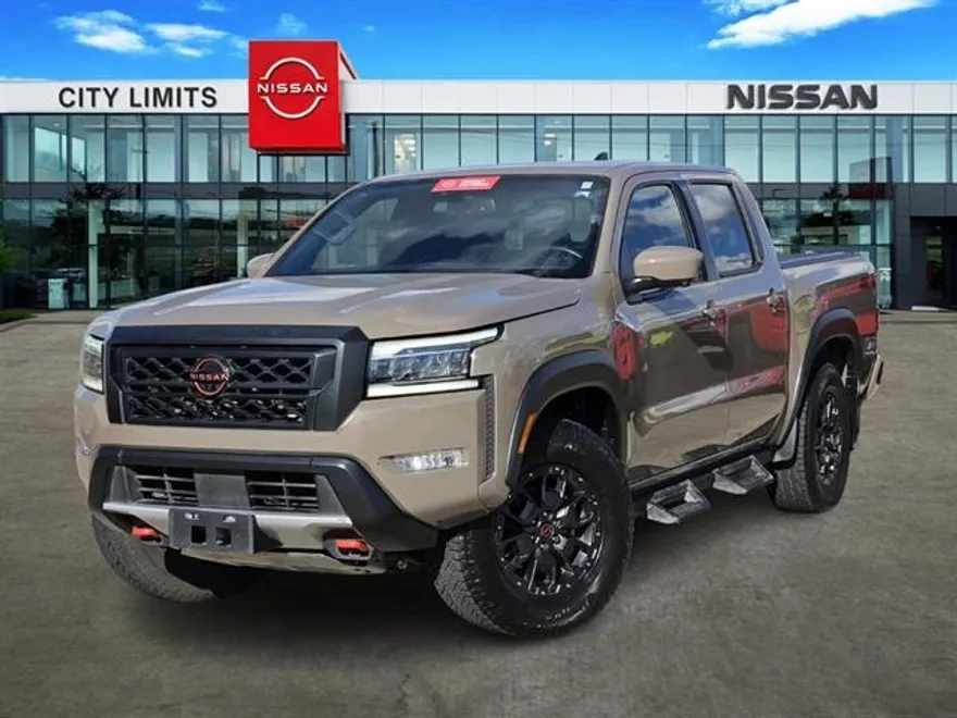2022 Nissan Frontier PRO-4X photo 1