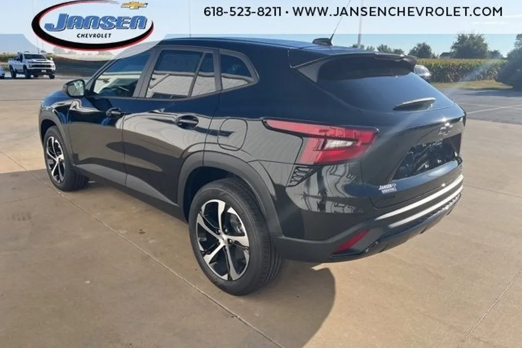 2025 Chevrolet Trax photo 1