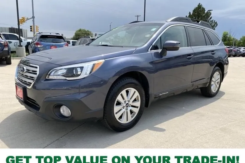 2017 Subaru Outback Premium photo 1