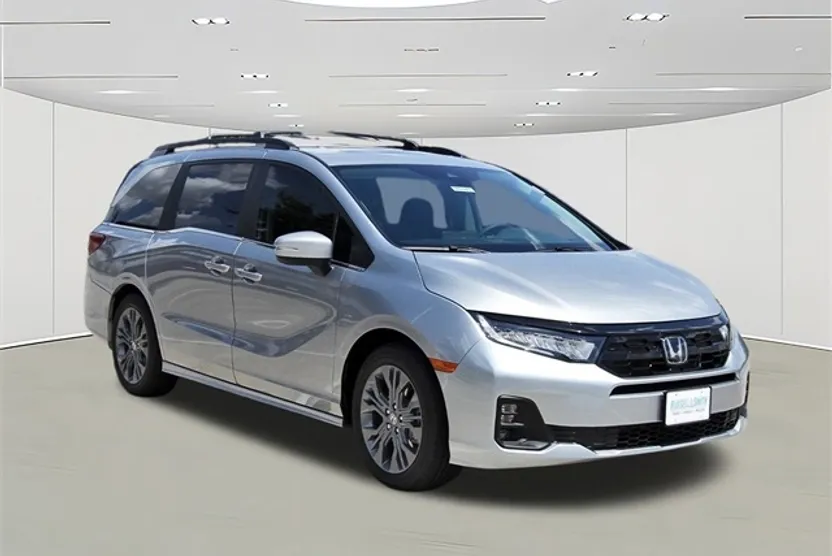 2026 Honda Odyssey Touring photo 1