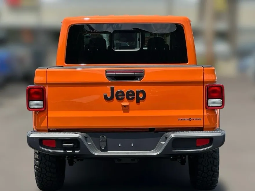 2025 Jeep Gladiator Sport photo 1