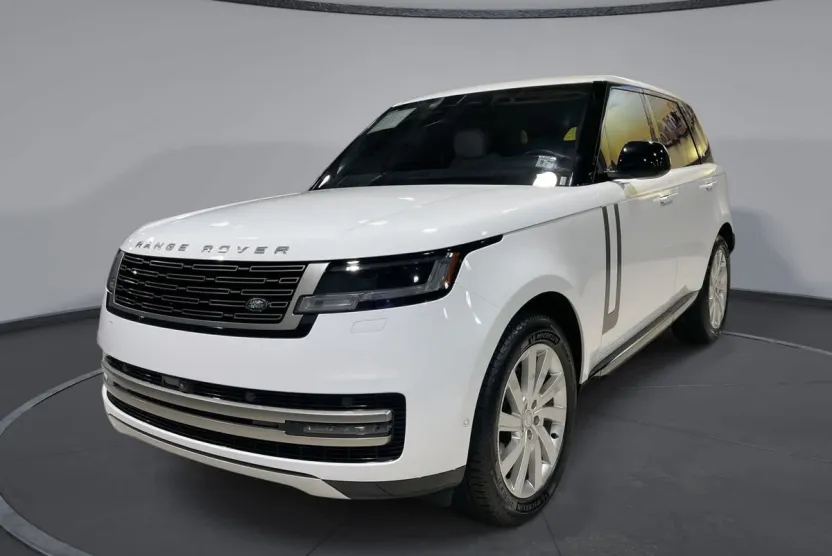 2023 Land Rover Range Rover SE photo 1
