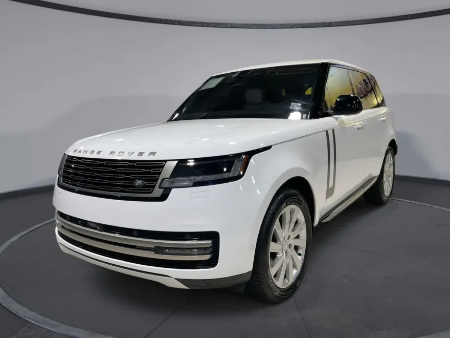 2023 Land Rover Range Rover SE photo 1